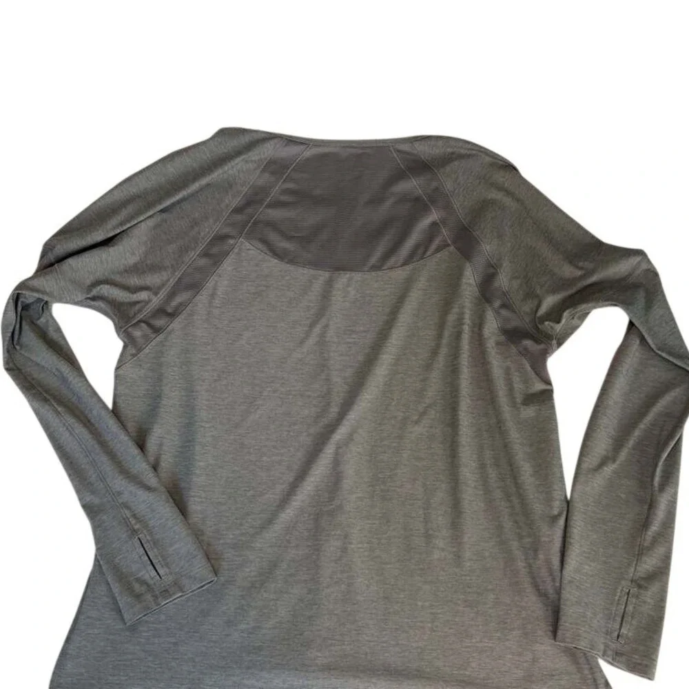 Under Armour Women's Gray Heather Long Sleeve Shirt Size L Mesh‎ Detail - Picture 8 of 10